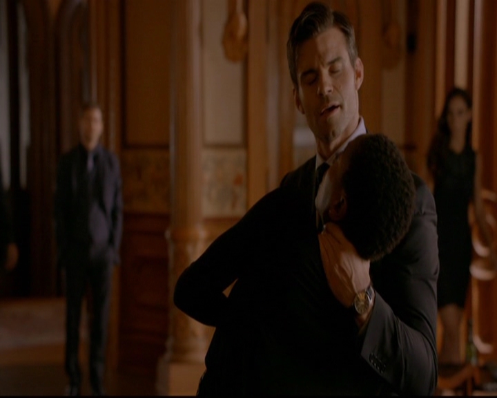 VampireDiariesWorld-dot-nl_TheOriginals_3x03IllSeeYouInHellOrNewOrleans1508.jpg