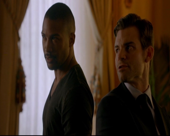 VampireDiariesWorld-dot-nl_TheOriginals_3x03IllSeeYouInHellOrNewOrleans1525.jpg VampireDiariesWorld-dot-nl_TheOriginals_3x03IllSeeYouInHellOrNewOrleans1525.jpg