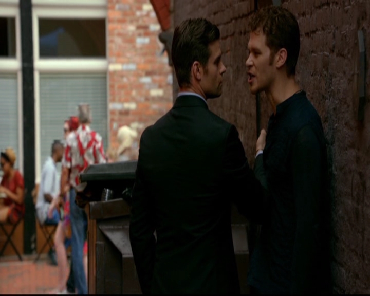 VampireDiariesWorld-dot-nl_TheOriginals_3x03IllSeeYouInHellOrNewOrleans1972.jpg