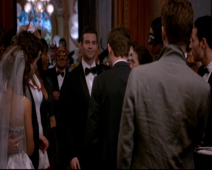 VampireDiariesWorld-dot-nl_TheOriginals_3x04AWalkOnTheWildSide1450.jpg