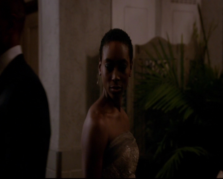 VampireDiariesWorld-dot-nl_TheOriginals_3x04AWalkOnTheWildSide1610.jpg