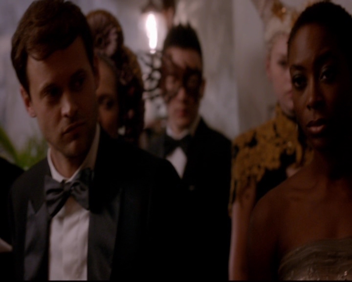 VampireDiariesWorld-dot-nl_TheOriginals_3x04AWalkOnTheWildSide1785.jpg
