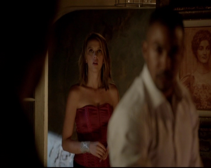 VampireDiariesWorld-dot-nl_TheOriginals_3x04AWalkOnTheWildSide1910.jpg