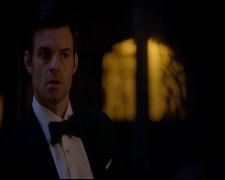 VampireDiariesWorld-dot-nl_TheOriginals_3x04AWalkOnTheWildSide1982.jpg