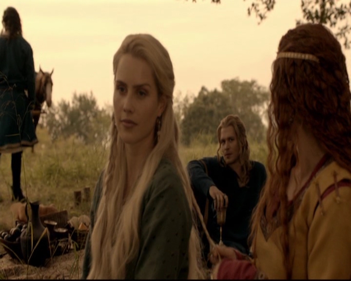 VampireDiariesWorld-dot-nl_TheOriginals_3x05TheAxemansLetters0013.jpg