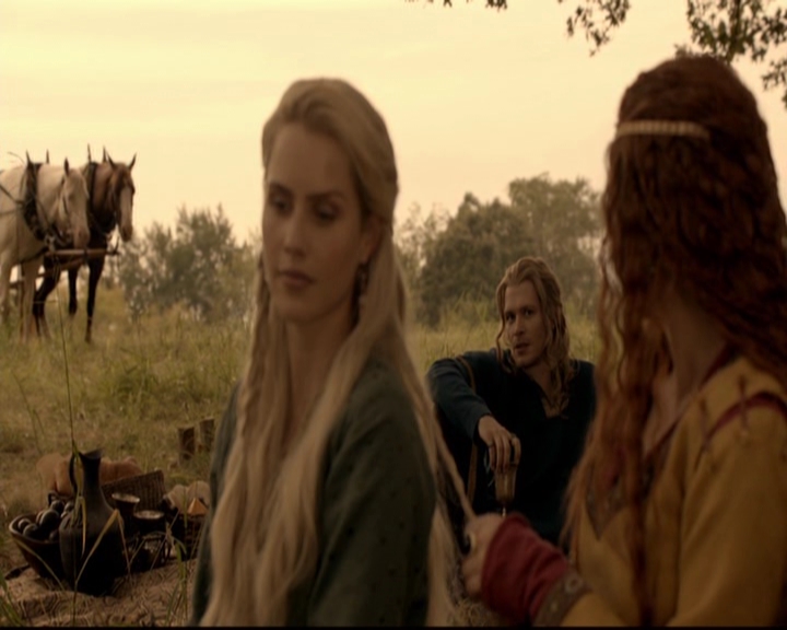VampireDiariesWorld-dot-nl_TheOriginals_3x05TheAxemansLetters0014.jpg