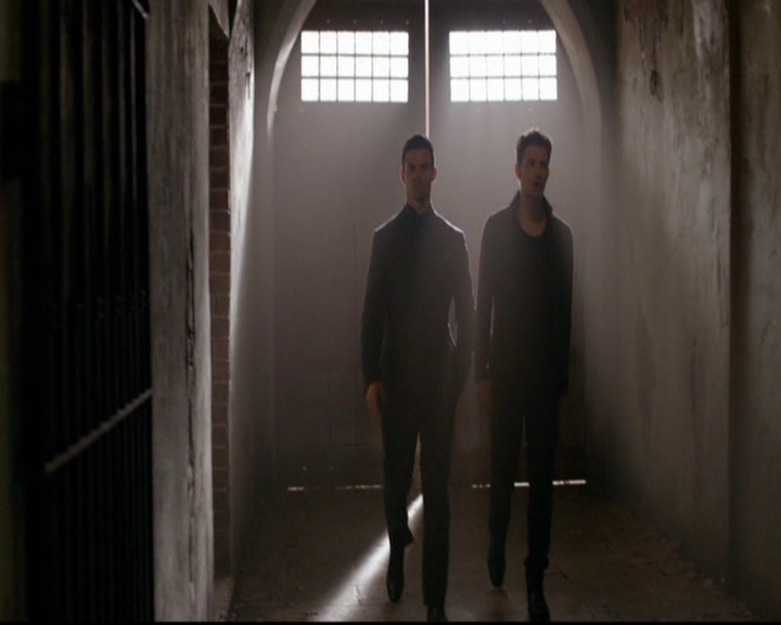 VampireDiariesWorld-dot-nl_TheOriginals_3x05TheAxemansLetters0119.jpg
