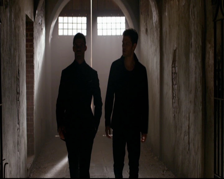 VampireDiariesWorld-dot-nl_TheOriginals_3x05TheAxemansLetters0121.jpg