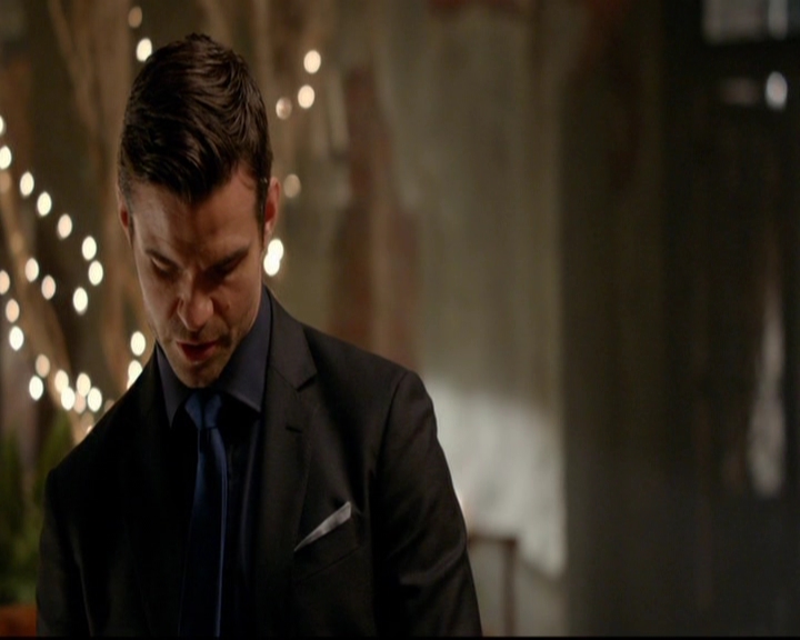 VampireDiariesWorld-dot-nl_TheOriginals_3x05TheAxemansLetters0176.jpg