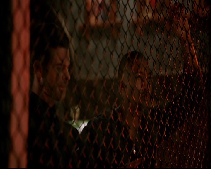 VampireDiariesWorld-dot-nl_TheOriginals_3x05TheAxemansLetters1328.jpg