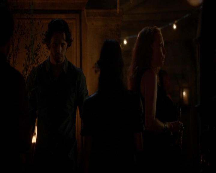 VampireDiariesWorld-dot-nl_TheOriginals_3x05TheAxemansLetters1541.jpg