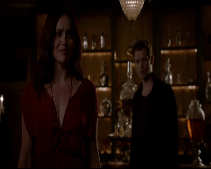 VampireDiariesWorld-dot-nl_TheOriginals_3x05TheAxemansLetters1774.jpg
