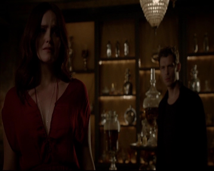 VampireDiariesWorld-dot-nl_TheOriginals_3x05TheAxemansLetters1815.jpg