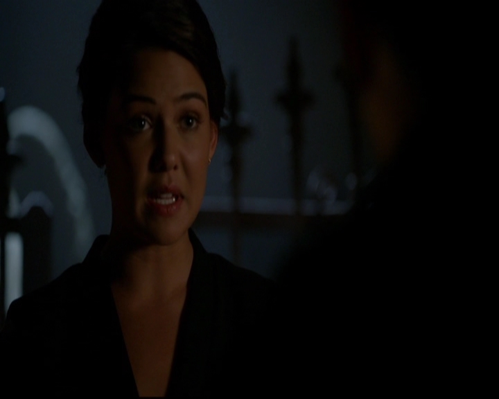 VampireDiariesWorld-dot-nl_TheOriginals_3x05TheAxemansLetters1899.jpg