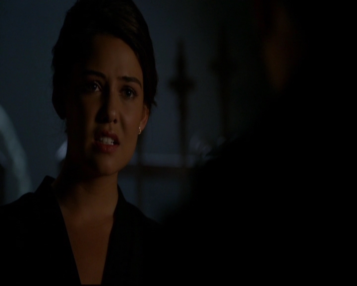 VampireDiariesWorld-dot-nl_TheOriginals_3x05TheAxemansLetters1904.jpg