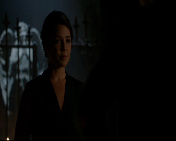 VampireDiariesWorld-dot-nl_TheOriginals_3x05TheAxemansLetters1931.jpg