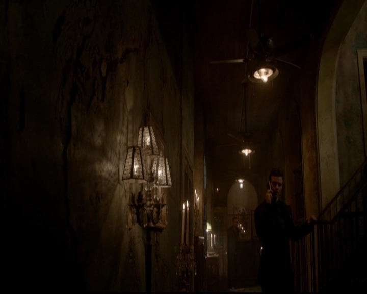 VampireDiariesWorld-dot-nl_TheOriginals_3x05TheAxemansLetters1939.jpg