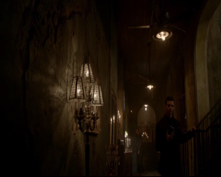 VampireDiariesWorld-dot-nl_TheOriginals_3x05TheAxemansLetters1941.jpg