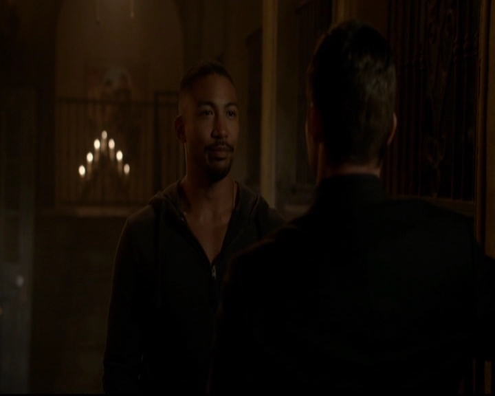 VampireDiariesWorld-dot-nl_TheOriginals_3x05TheAxemansLetters1949.jpg