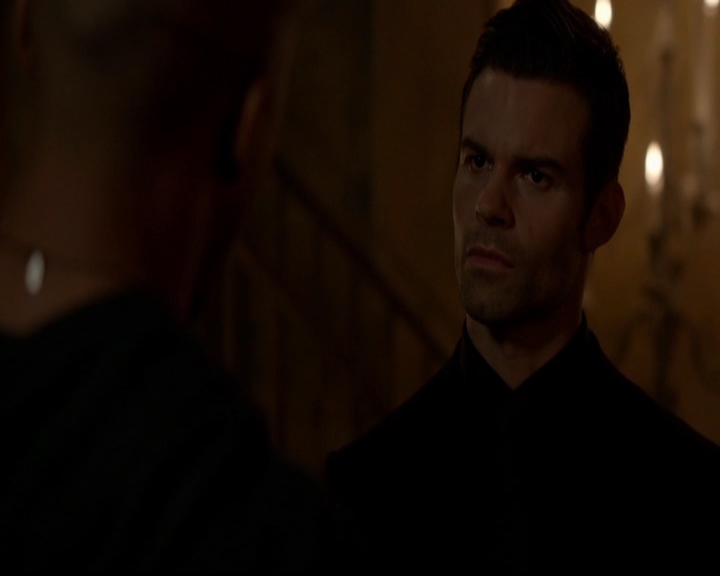 VampireDiariesWorld-dot-nl_TheOriginals_3x05TheAxemansLetters1965.jpg