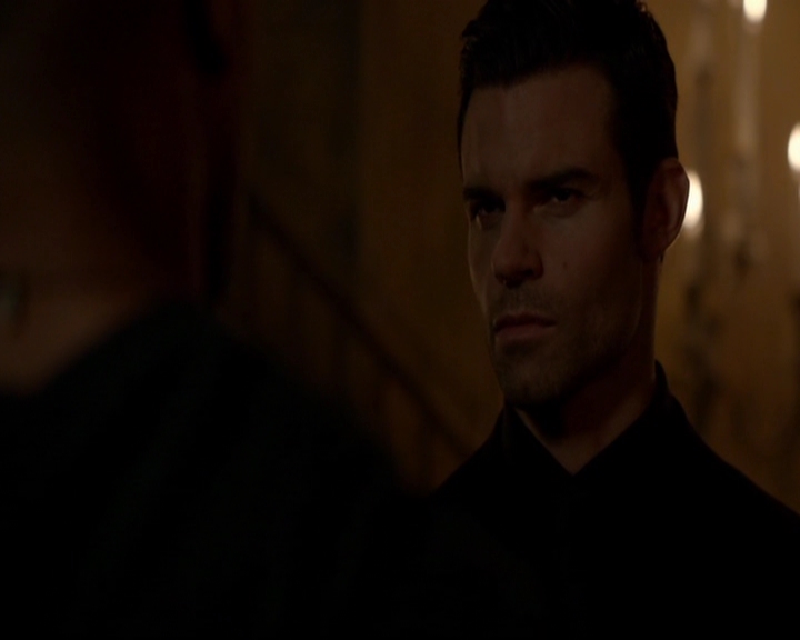 VampireDiariesWorld-dot-nl_TheOriginals_3x05TheAxemansLetters1971.jpg