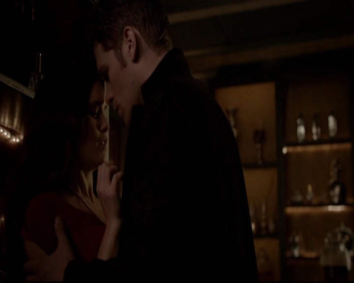 VampireDiariesWorld-dot-nl_TheOriginals_3x05TheAxemansLetters2171.jpg
