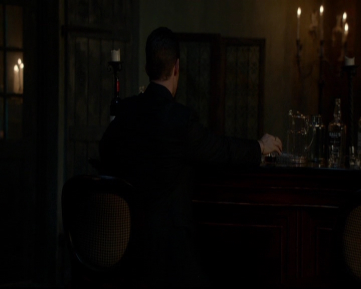 VampireDiariesWorld-dot-nl_TheOriginals_3x05TheAxemansLetters2204.jpg
