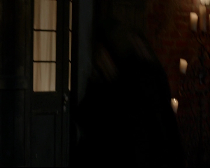 VampireDiariesWorld-dot-nl_TheOriginals_3x05TheAxemansLetters2210.jpg