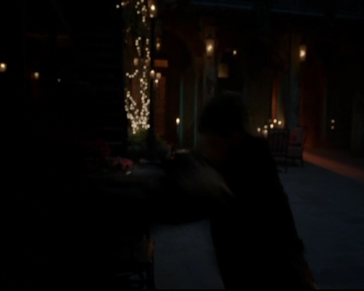VampireDiariesWorld-dot-nl_TheOriginals_3x05TheAxemansLetters2211.jpg