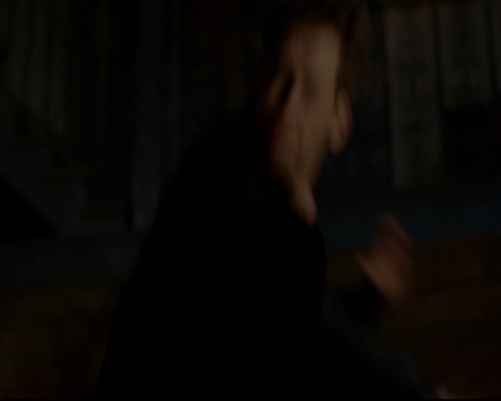 VampireDiariesWorld-dot-nl_TheOriginals_3x05TheAxemansLetters2213.jpg