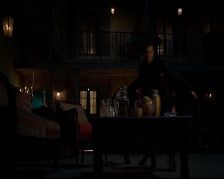 VampireDiariesWorld-dot-nl_TheOriginals_3x05TheAxemansLetters2215.jpg