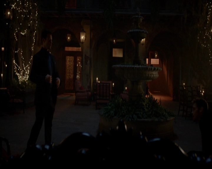 VampireDiariesWorld-dot-nl_TheOriginals_3x05TheAxemansLetters2218.jpg
