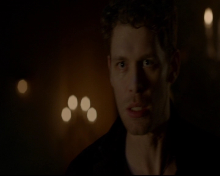 VampireDiariesWorld-dot-nl_TheOriginals_3x05TheAxemansLetters2221.jpg