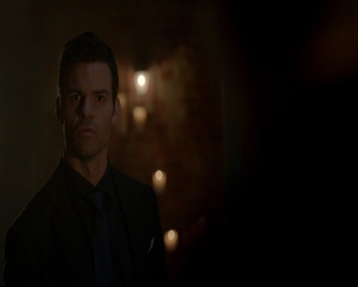 VampireDiariesWorld-dot-nl_TheOriginals_3x05TheAxemansLetters2225.jpg