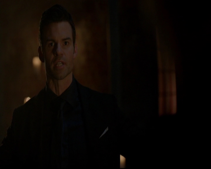 VampireDiariesWorld-dot-nl_TheOriginals_3x05TheAxemansLetters2229.jpg