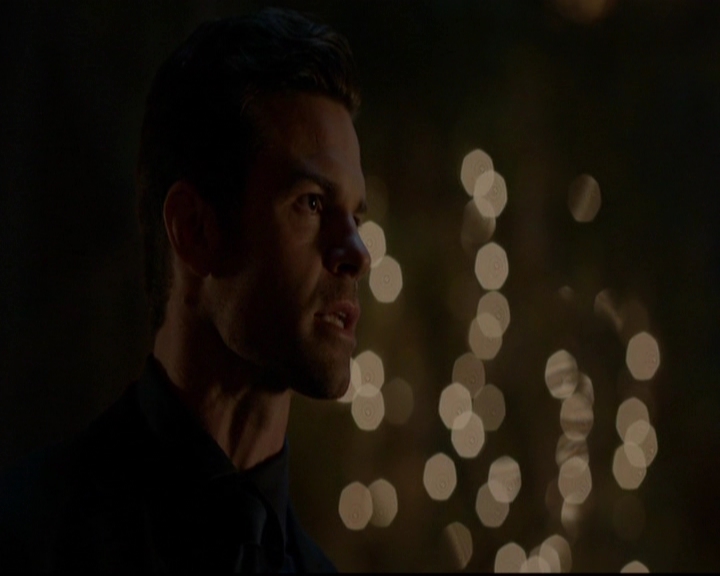 VampireDiariesWorld-dot-nl_TheOriginals_3x05TheAxemansLetters2231.jpg