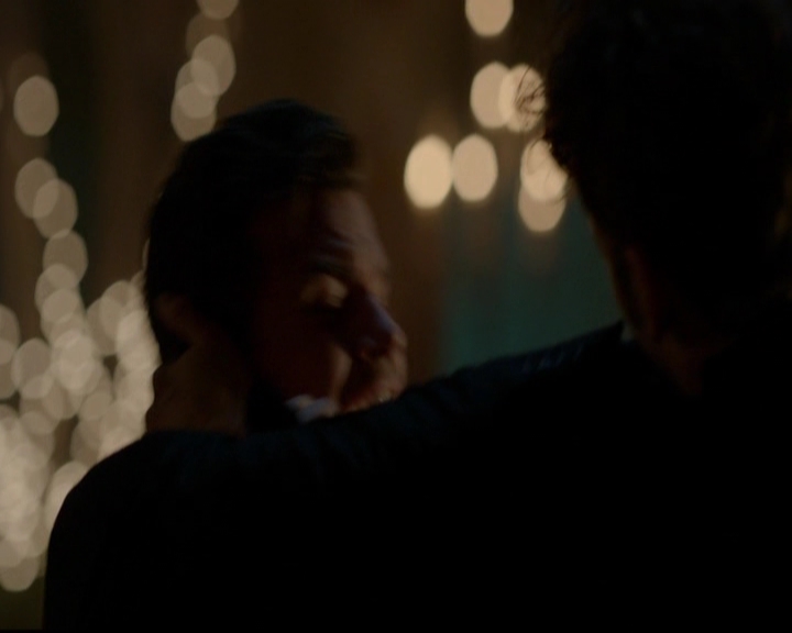 VampireDiariesWorld-dot-nl_TheOriginals_3x05TheAxemansLetters2254.jpg