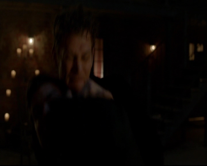 VampireDiariesWorld-dot-nl_TheOriginals_3x05TheAxemansLetters2258.jpg