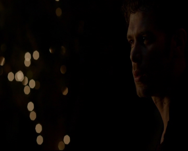 VampireDiariesWorld-dot-nl_TheOriginals_3x05TheAxemansLetters2276.jpg
