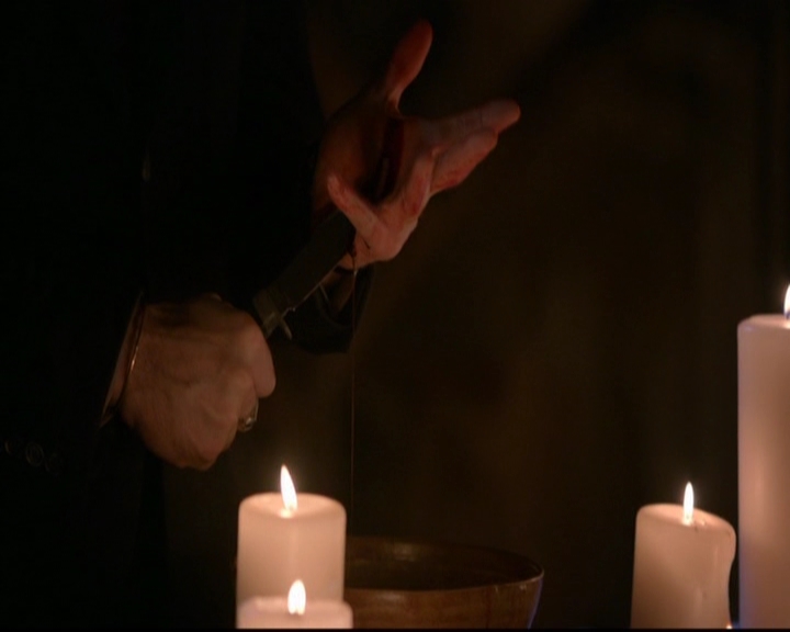 VampireDiariesWorld-dot-nl_TheOriginals_3x07OutOfTheEasy0006.jpg