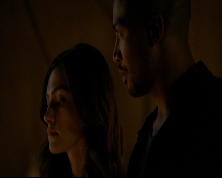 VampireDiariesWorld-dot-nl_TheOriginals_3x07OutOfTheEasy0020.jpg