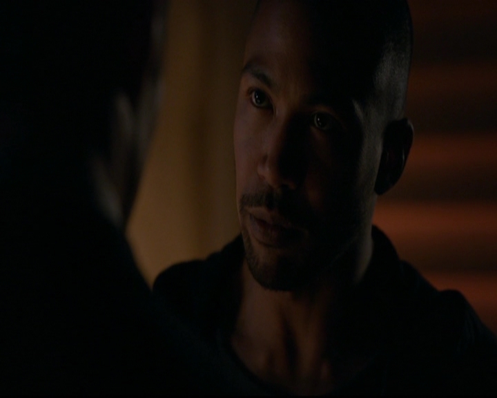 VampireDiariesWorld-dot-nl_TheOriginals_3x07OutOfTheEasy0091.jpg