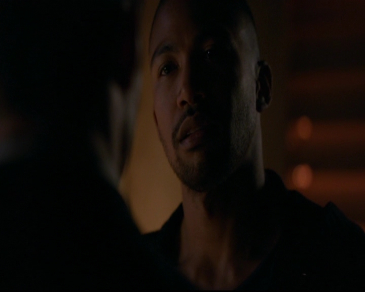 VampireDiariesWorld-dot-nl_TheOriginals_3x07OutOfTheEasy0097.jpg