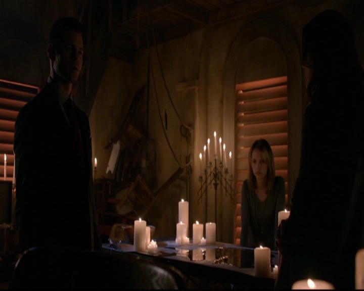 VampireDiariesWorld-dot-nl_TheOriginals_3x07OutOfTheEasy0102.jpg
