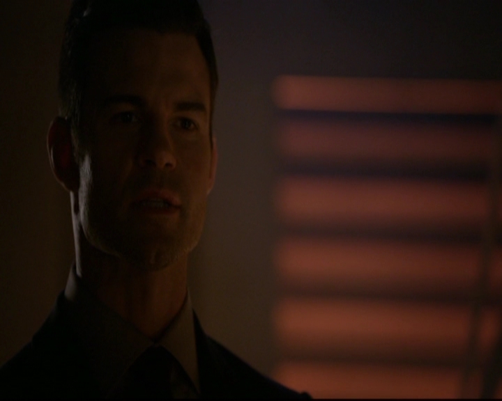 VampireDiariesWorld-dot-nl_TheOriginals_3x07OutOfTheEasy0106.jpg