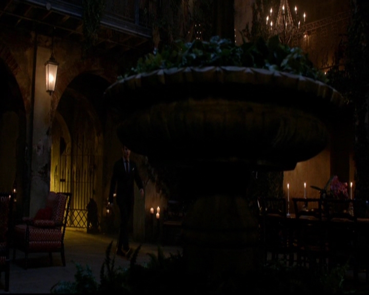 VampireDiariesWorld-dot-nl_TheOriginals_3x07OutOfTheEasy0115.jpg