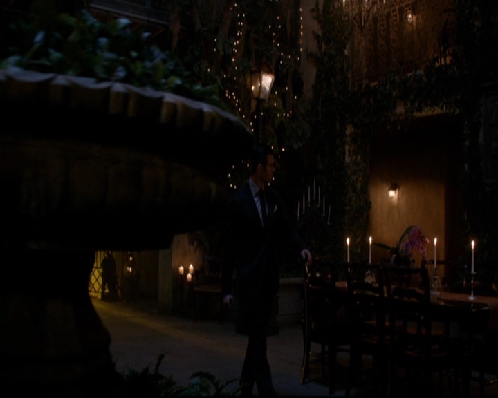VampireDiariesWorld-dot-nl_TheOriginals_3x07OutOfTheEasy0117.jpg