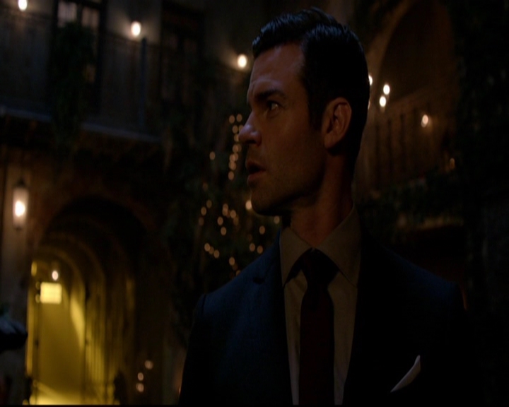 VampireDiariesWorld-dot-nl_TheOriginals_3x07OutOfTheEasy0122.jpg