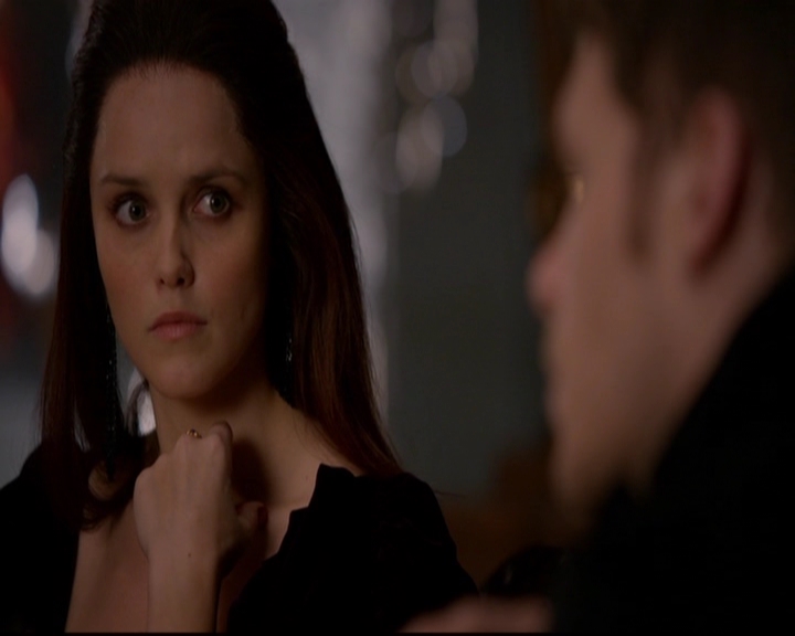 VampireDiariesWorld-dot-nl_TheOriginals_3x07OutOfTheEasy0903.jpg