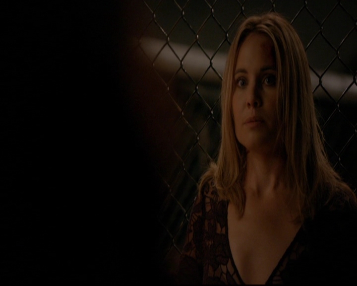 VampireDiariesWorld-dot-nl_TheOriginals_3x08TheOtherGirlInNewOrleans1204.jpg